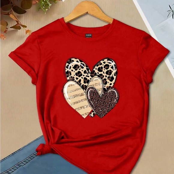 SHEIN Tops - Women’s New Red Heart Print Women's Top